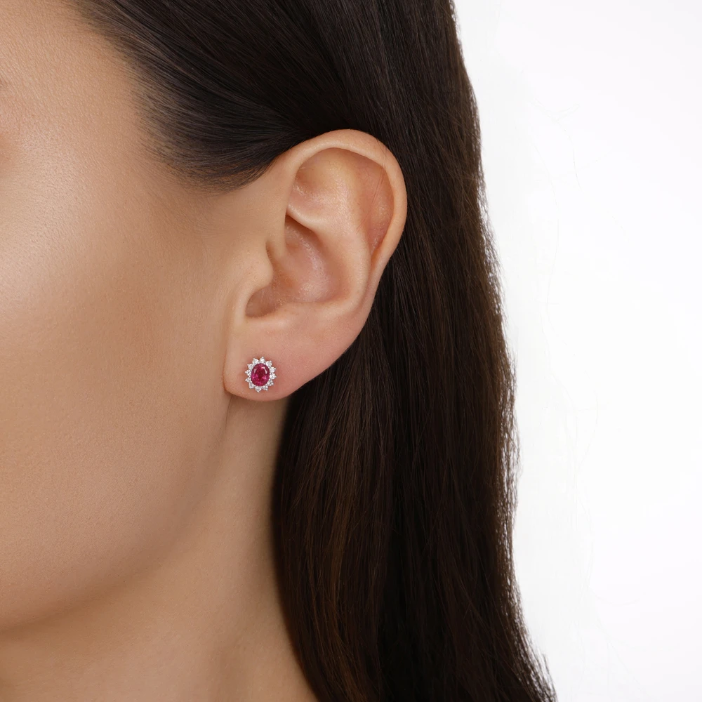 1.30 Karat Pırlanta Yakut Küpe