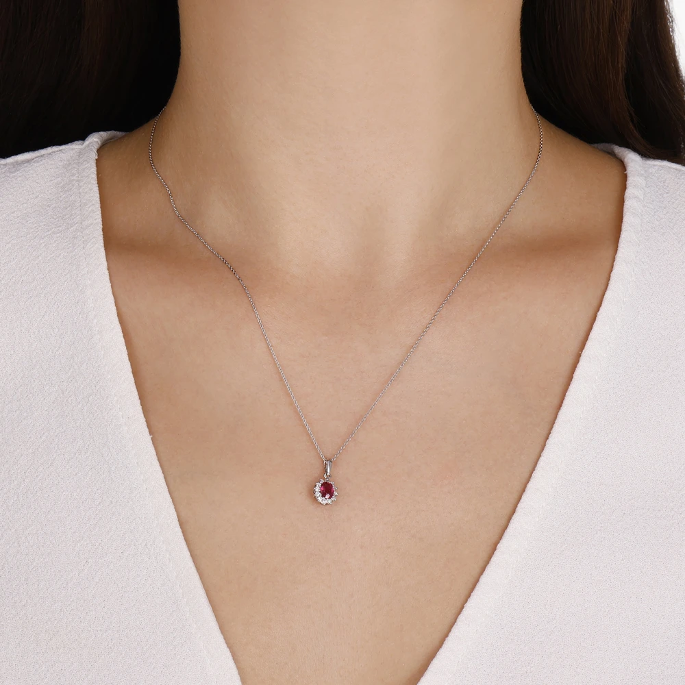 0.65 Karat Yakut Kolye