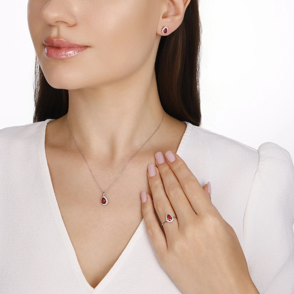 1.07 Karat Damla Yakut Pırlanta Yüzük