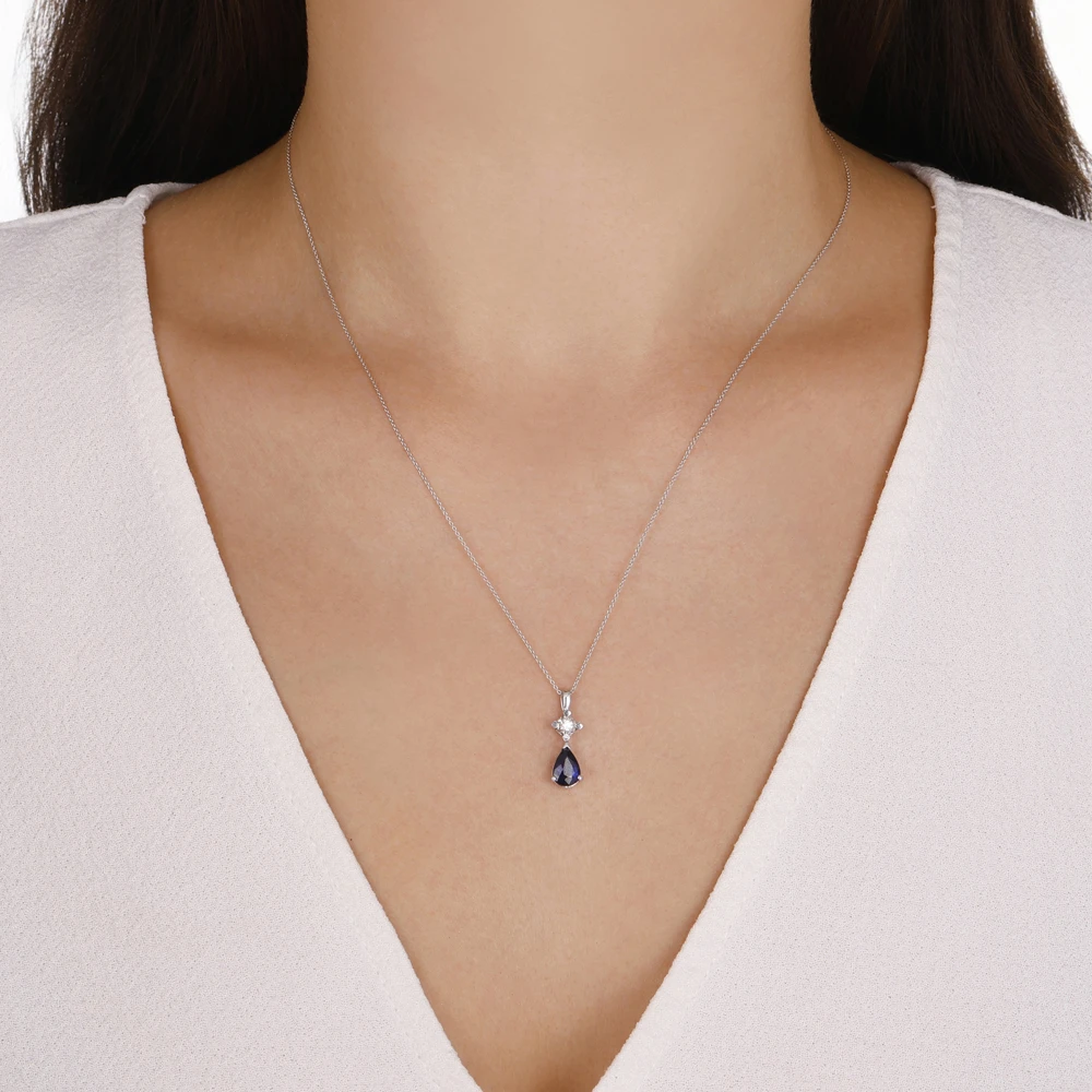 0.84 Karat Pırlanta Safir Kolye