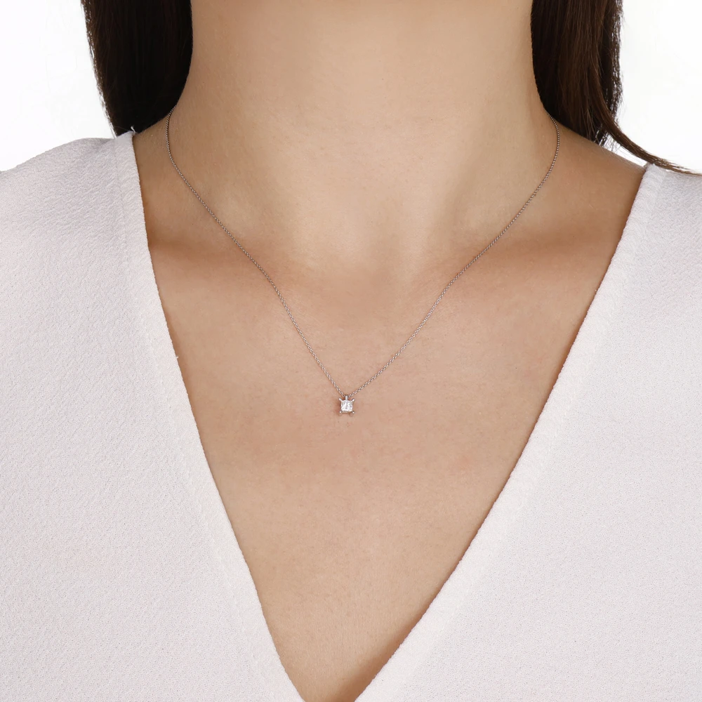 0.20 Karat Pırlanta Prenses Kesim Tektaş Kolye