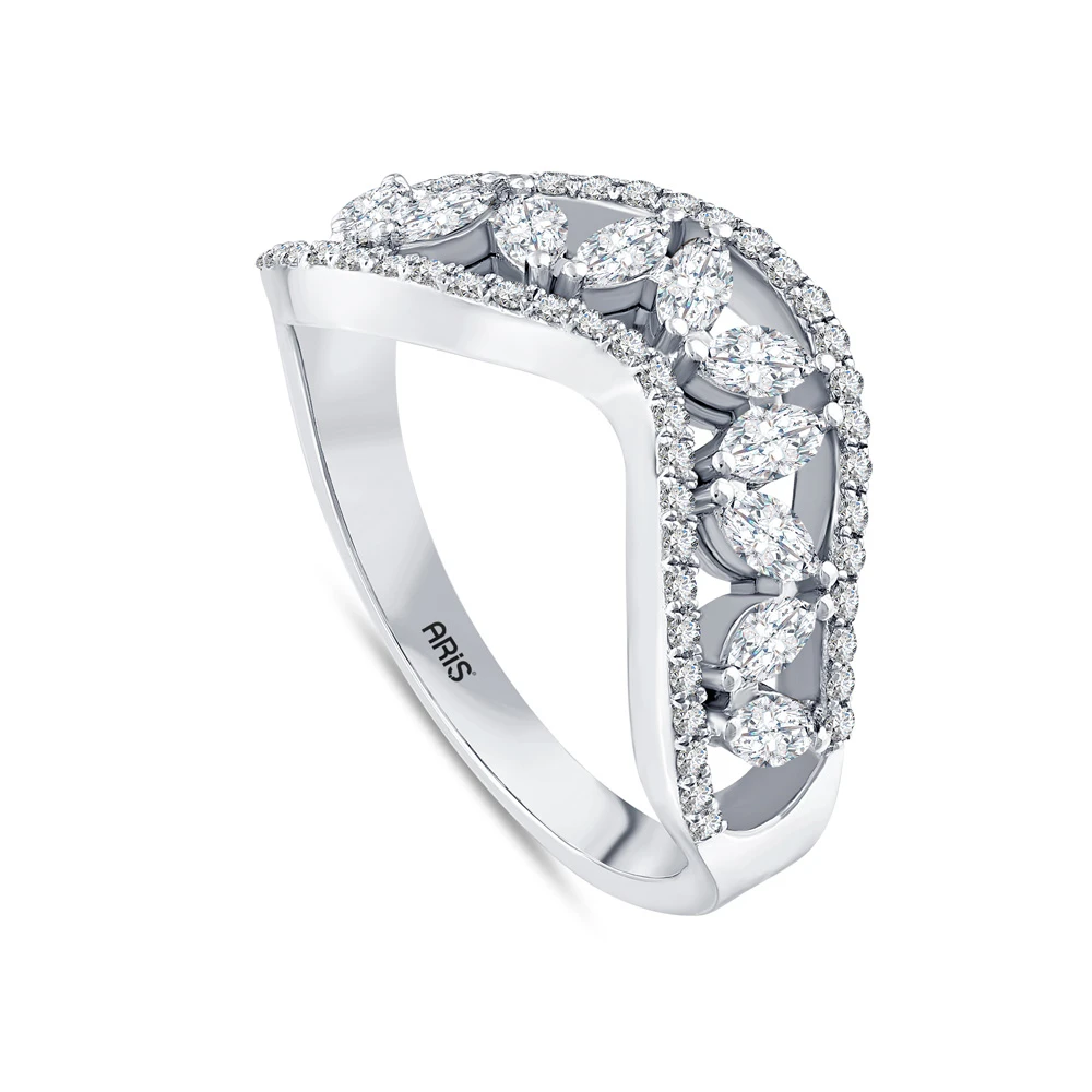 0.62 Karat Pırlanta Markiz Yarımtur Yüzük