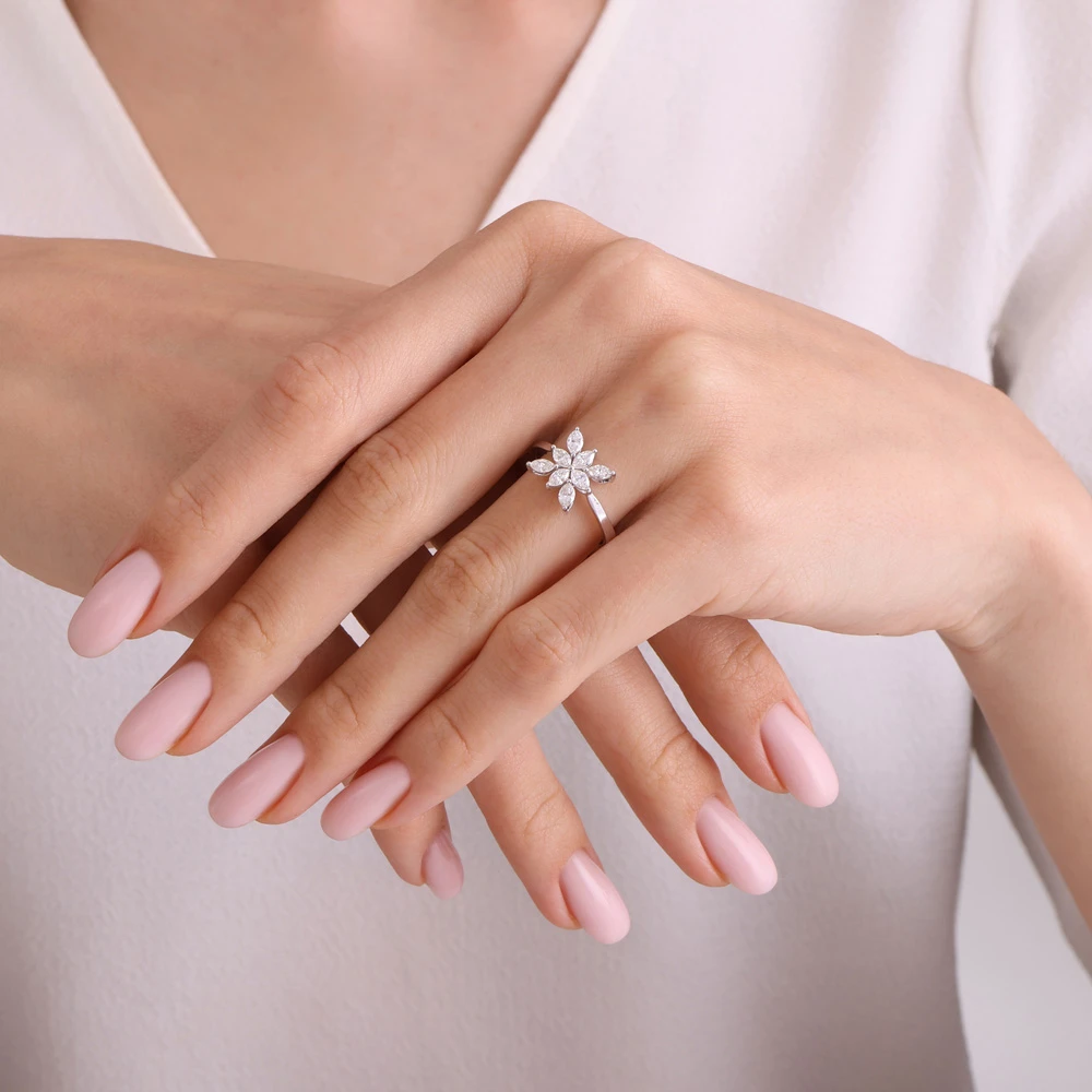 0.71 Karat Markiz Kesim Pırlanta Yüzük