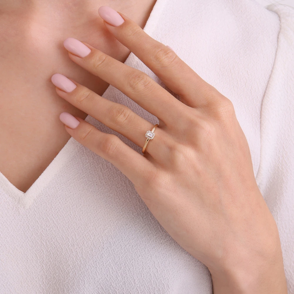 0.11 Karat Baget Kesim Pırlanta Yüzük