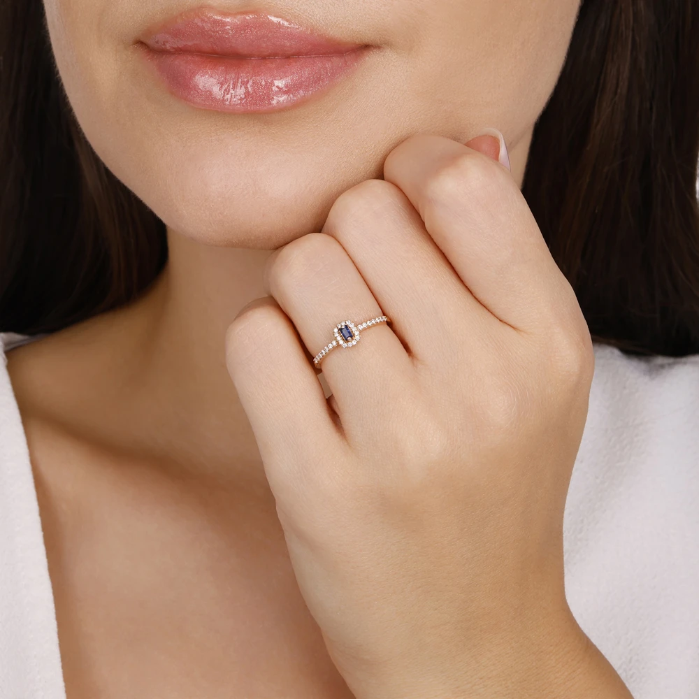 0.23 Karat Safir Zümrüt Kesim Yüzük