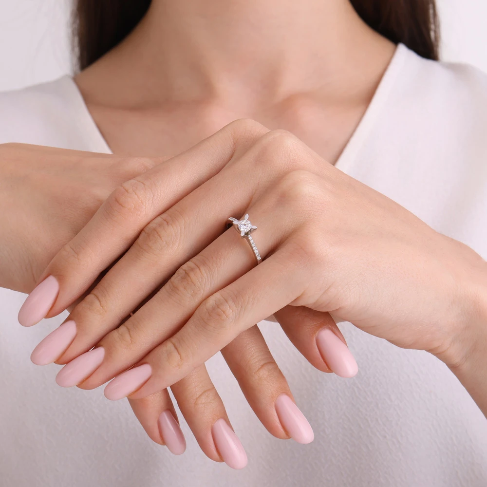 0.40 Karat Tektaş Pırlanta Yüzük