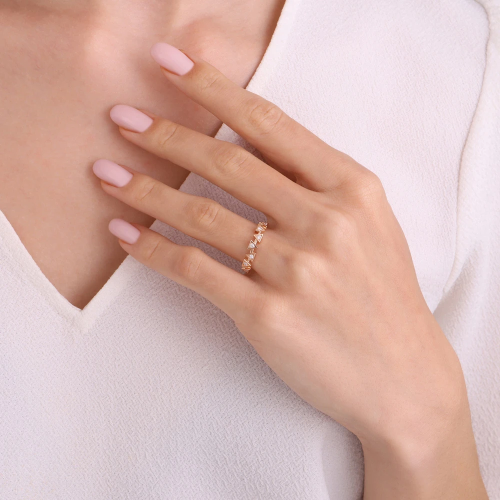 0.12 Karat Pırlanta Üçgen Tasarım Yüzük