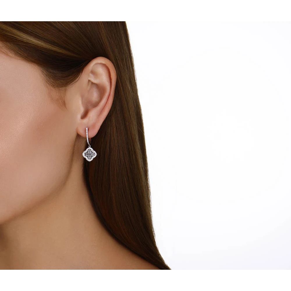 Charmy Baget Işıltısı Pırlanta Küpe