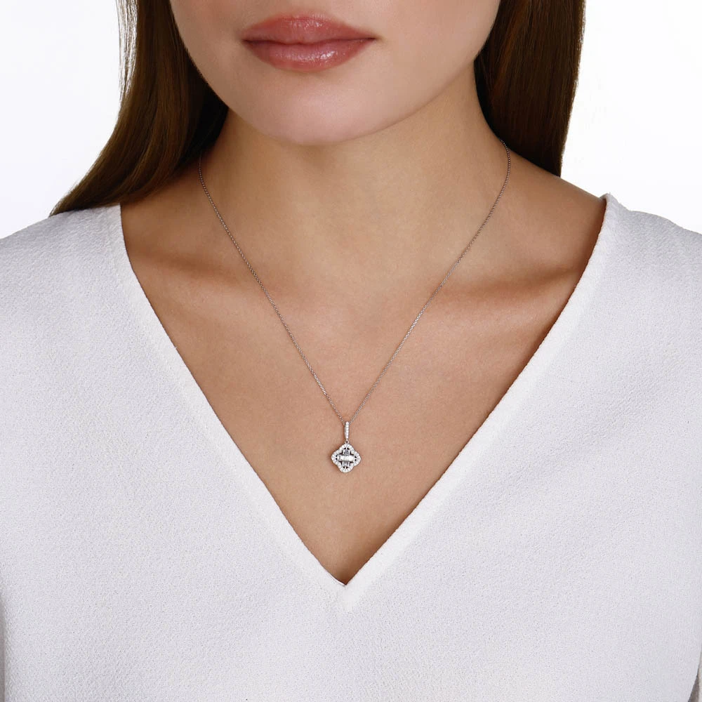 Bagetli Charmy Pırlanta Kolye