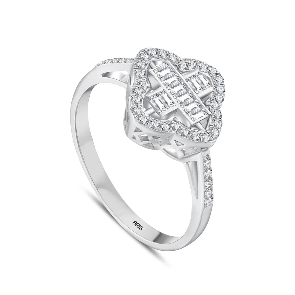 0.34 Karat Baget Charmy Pırlanta Yüzük