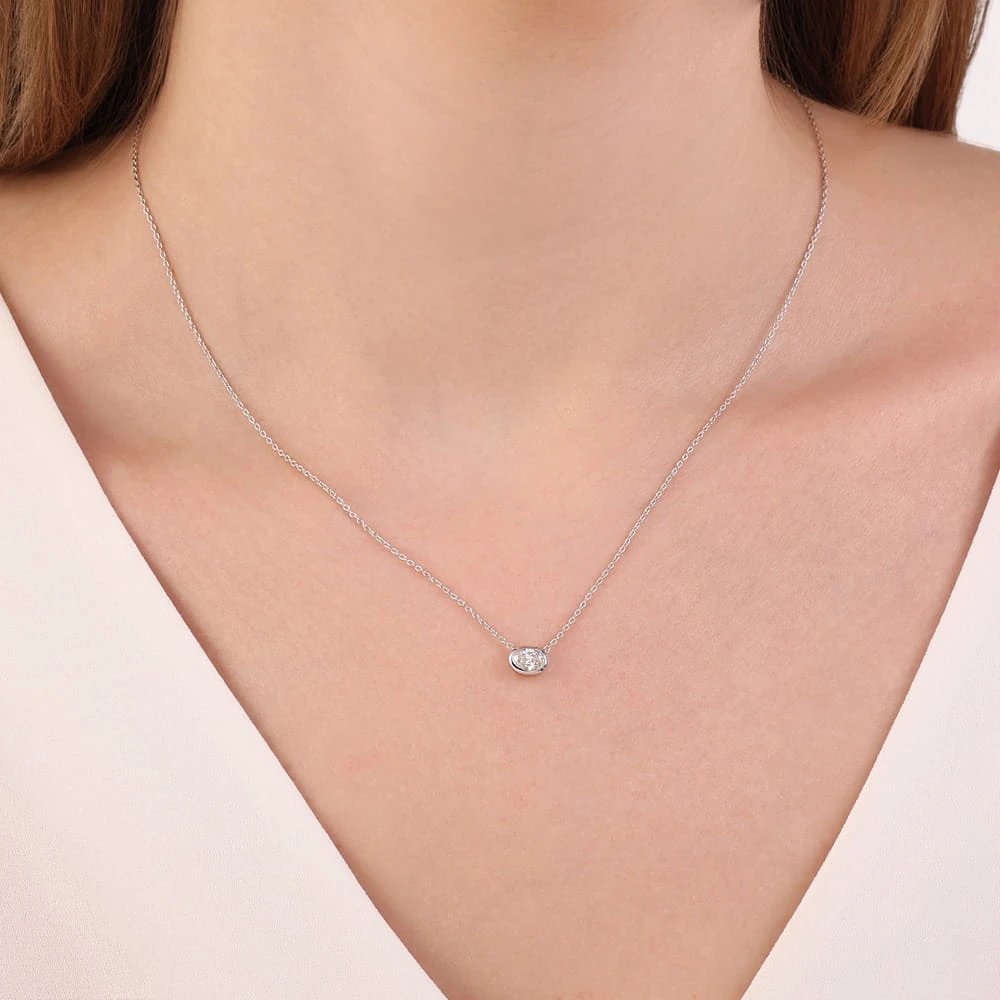 L'oval 0.38 Karat Oval Tektaş Pırlanta Kolye