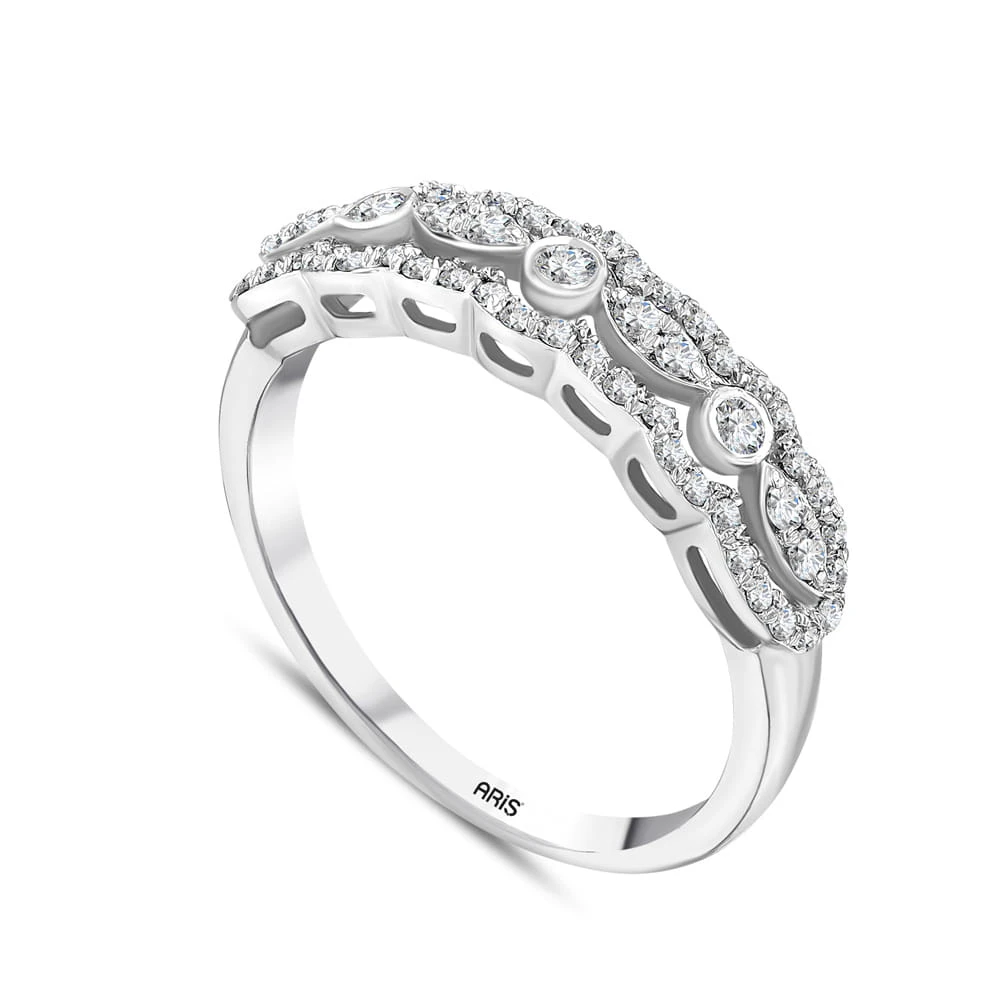 0.35 Karat Markiz Form Yarımtur Yüzük