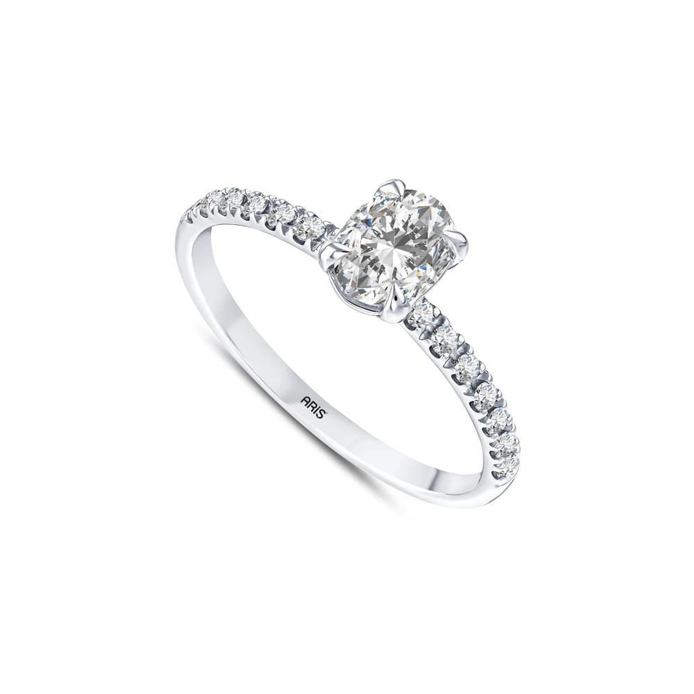 L'oval 0.74 Karat Oval Uluslararası Sertifikalı Tektaş Pırlanta Yüzük