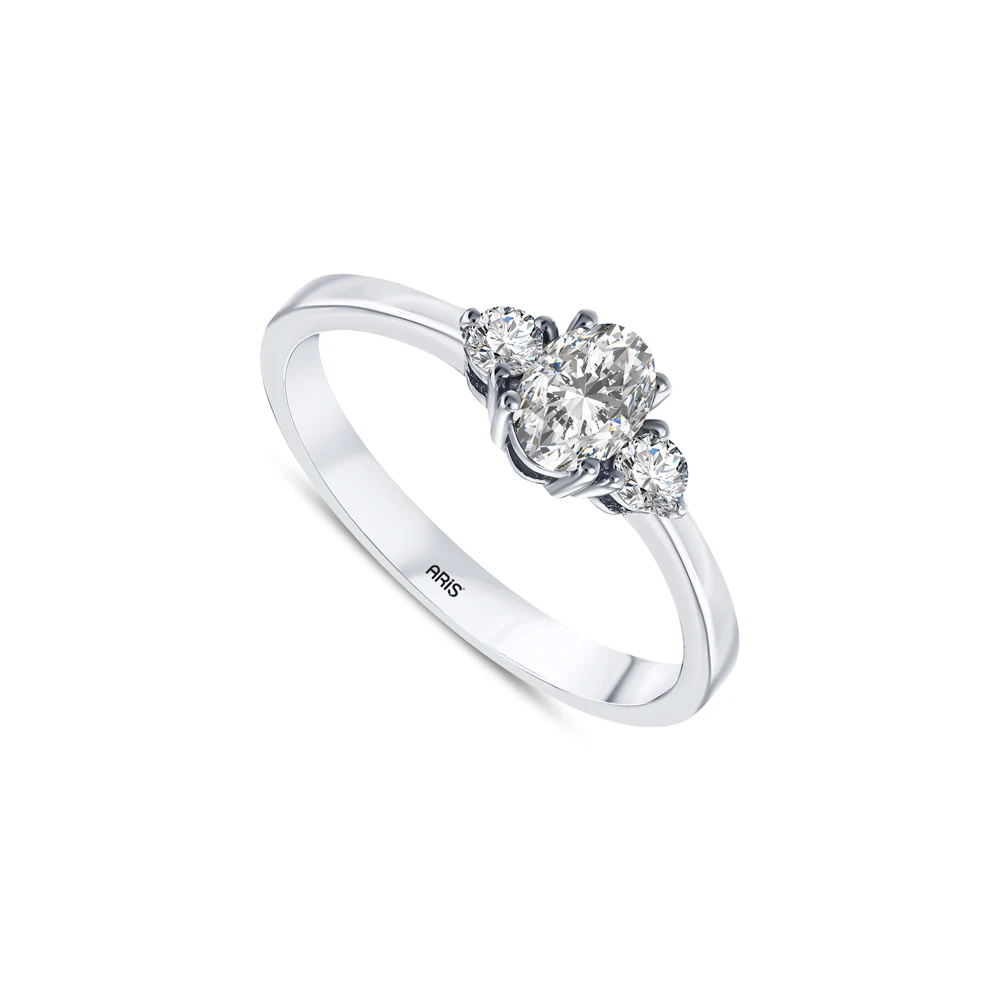 L'oval 0.42 Karat Oval Kesim Pırlanta Yüzük