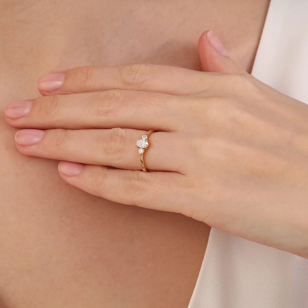 L'oval 0.41 Karat Oval Kesim Pırlanta Yüzük