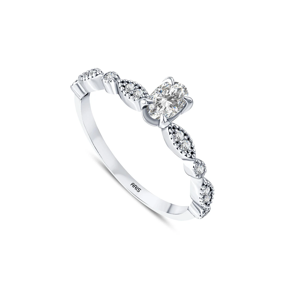 L'oval 0.37 Karat Oval Pırlanta Tektaş Yüzük