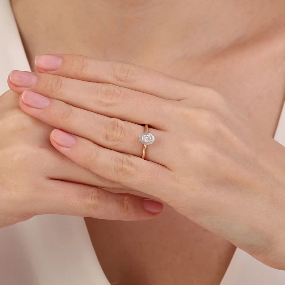 L'oval 0.39 Karat Oval Pırlanta Tektaş Yüzük