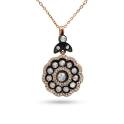0.68 Karat Elmas Kolye