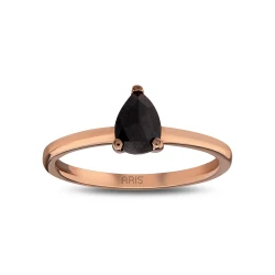 Damla Kesim Tektaş Siyah Pırlanta Yüzük
