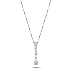 0.15 Karat Pırlantalı Baget Kolye