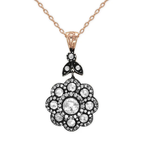 0.82 Karat Elmas Kolye