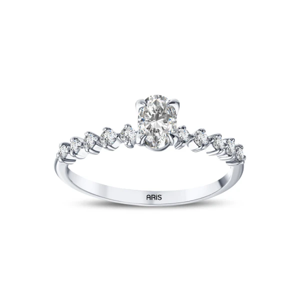 L'oval 0.54 Karat Oval Kesim Tektaş Yüzük
